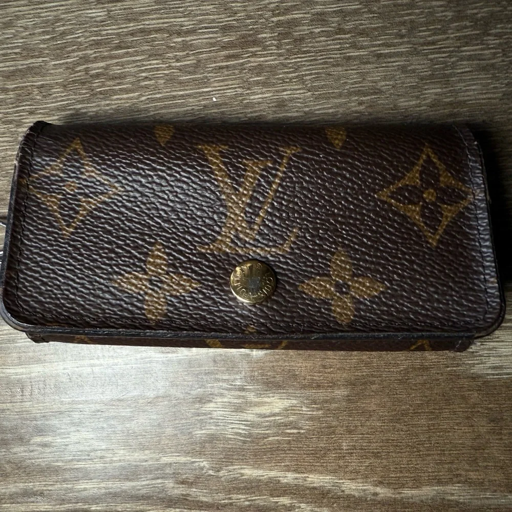 Authentic Louis Vuitton Monogram Key holder